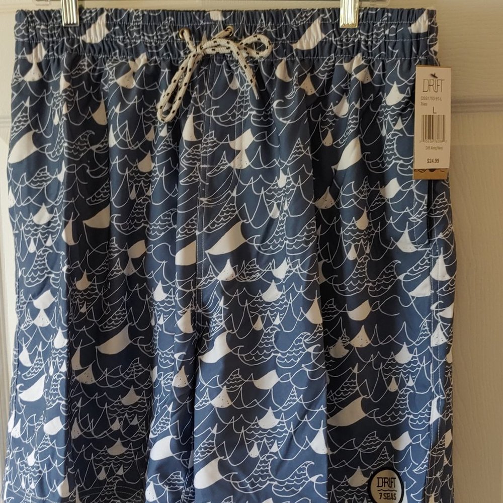 NWT Men's Swim Trunks, Size Lg. Waves & Sail Boats